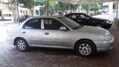 Bán Kia Spectra LX đời 2004, màu bạc 