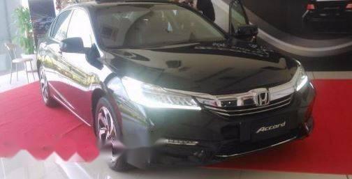 Cần bán xe Honda Accord 2.4AT đời 2017, màu đen, xe nhập