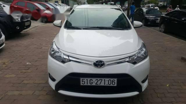 Cần bán lại xe Toyota Vios E đời 2017, màu trắng số sàn, 535tr