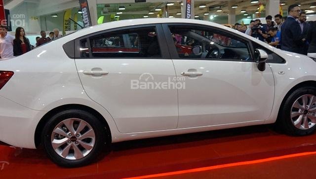 Bán xe Kia Rio 2017 (số sàn + tự động) rẻ nhất, xe đủ màu vay 90%, trả góp chỉ 180tr có xe - LH: 0973530250