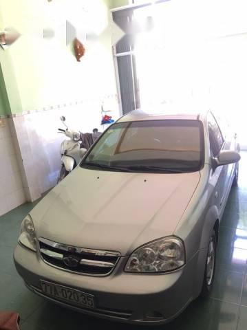 Cần bán Daewoo Lacetti đời 2010, màu bạc chính chủ