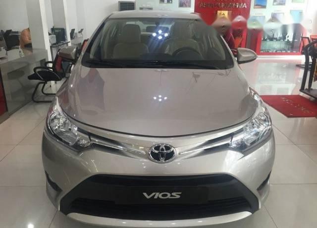 Bán Toyota Vios sản xuất 2017, xe mới, giá tốt