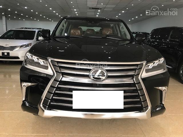 Bán Lexus LX 570 màu đen SX 2016, ĐK 2016 tư nhân. Xe đi được mấy ngàn km, còn mới cứng, phí sang tên 2%