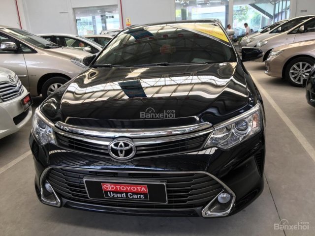 Cần bán Toyota Camry 2.5Q năm 2015, màu đen