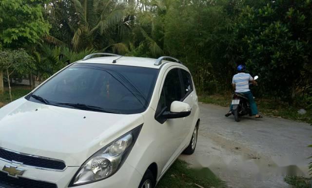 Bán xe Chevrolet Spark đời 2016, màu trắng, nhập khẩu, giá 335tr