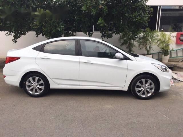 Bán xe Hyundai Accent 2017 nhập khẩu Hàn Quốc, giá 556tr