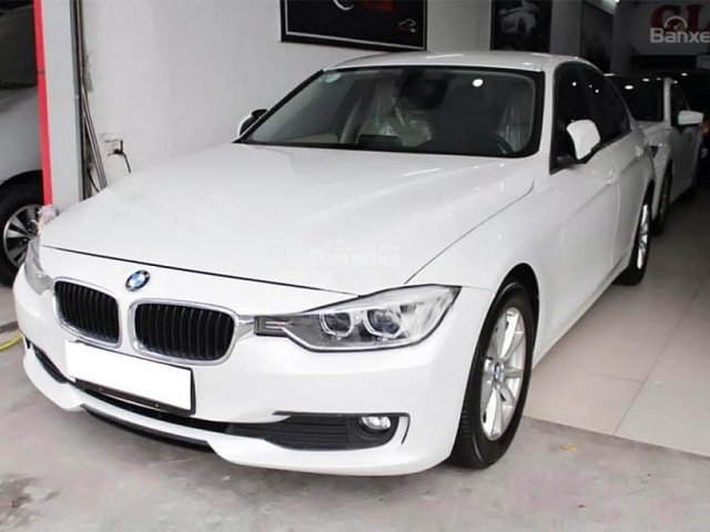 Cần bán gấp BMW 3 Series 320i năm 2015, màu trắng, xe nhập