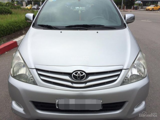 Bán Toyota Innova 2.0G bản đủ đời 2010, màu bạc, giá 415tr