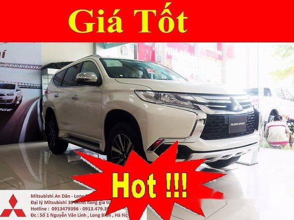 Cần bán Mitsubishi Pajero 2017, màu trắng, giá tốt