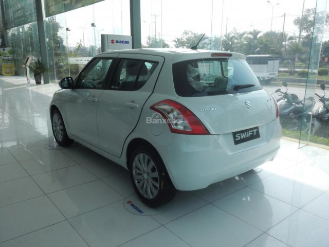 Bán Suzuki Swift đời 2017 giá cực xinh, khuyến mại 70tr tháng 6