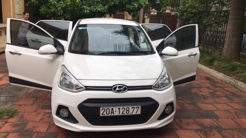 Bán Hyundai Grand i10 1.2 AT đời 2015, màu trắng chính chủ, giá tốt