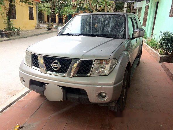 Bán xe Nissan Navara năm 2013, màu bạc, giá 420tr