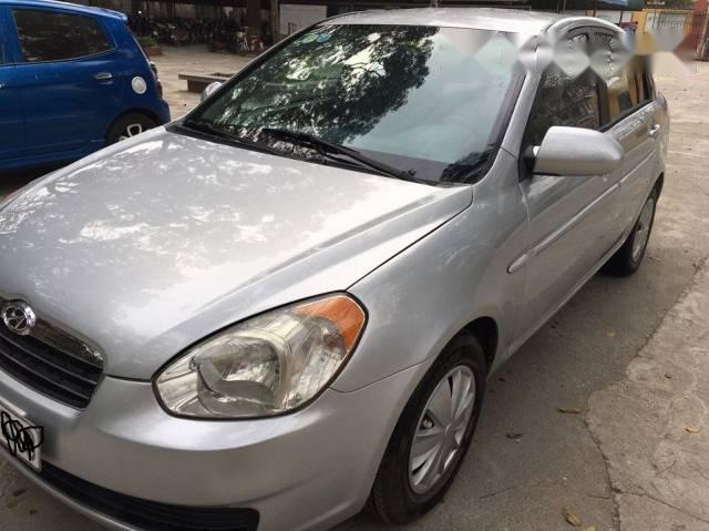 Chính chủ bán xe Hyundai Verna đời 2008, màu bạc