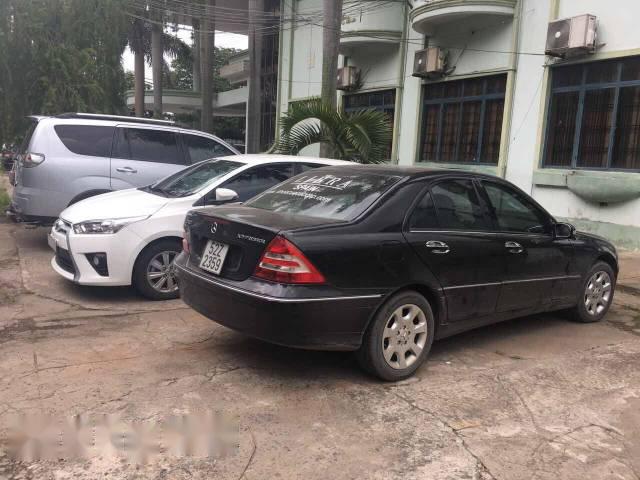 Cần bán Mercedes đời 2006 giá cạnh tranh