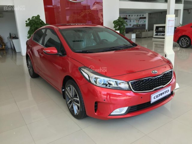 Kia Cerato 1.6AT khuyến mãi lớn, hỗ trợ trả góp 90%, xe giao ngay, LH: 0935.777.369