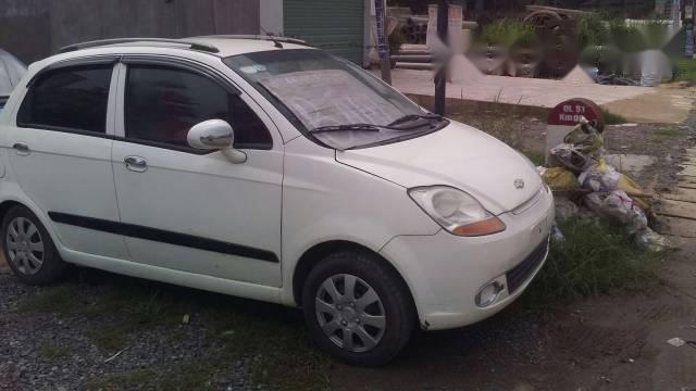 Cần bán gấp Chevrolet Spark đời 2009, màu trắng, giá 138tr