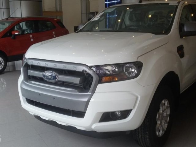 Ford Ranger XLS AT màu trắng 2.2 4x2 2018, giá 650 tại Bắc Ninh, hỗ trợ trả góp 90%0