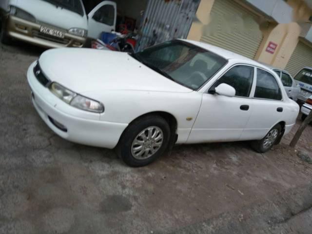 Bán xe cũ Mazda 626 đời 1995, màu trắng, giá tốt