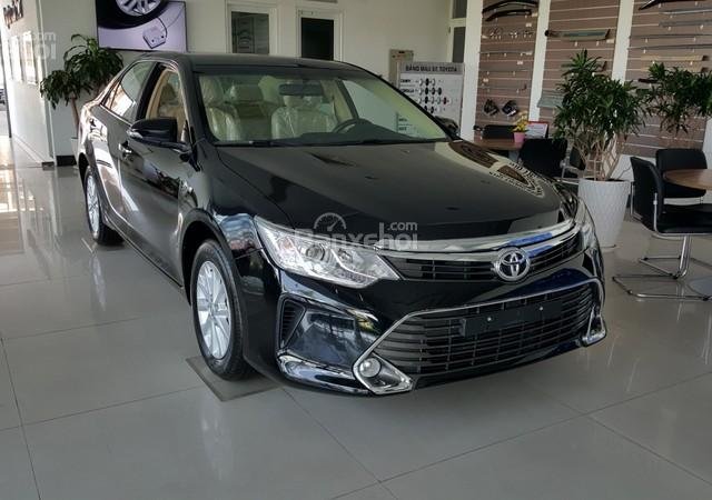 Toyota Camry 2.0E 2017 màu đen 2017 khuyến mãi lớn tại Toyota Cần Thơ - LH 0978 666777