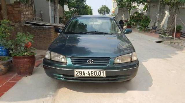 Bán xe cũ Toyota Camry 1999, giá tốt, máy xăng