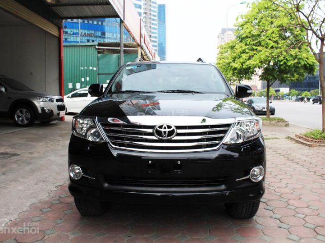 Cần bán Toyota Fortuner 2.7V (4x4) đời 2015, màu đen