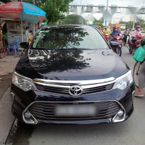 Bán Toyota Camry 2.0E năm 2016, xe gia đình chạy lướt như mới, mua tháng T6/2016