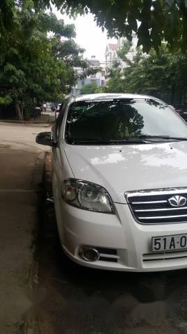 Cần bán gấp Daewoo Gentra đời 2010, màu trắng, nhập khẩu xe gia đình