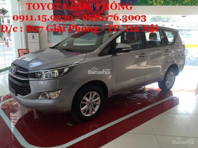 Cần bán Toyota Innova 2.0E đời 2017, màu bạc, khuyến mãi lớn giao xe ngay thủ tục trả góp nhanh gọn