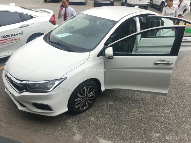 Cần bán xe Honda City sản xuất 2017, màu trắng giá thấp nhất miền Bắc