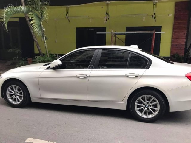 Bán BMW 3 Series 320i đời 2013, màu trắng, xe nhập, 980tr