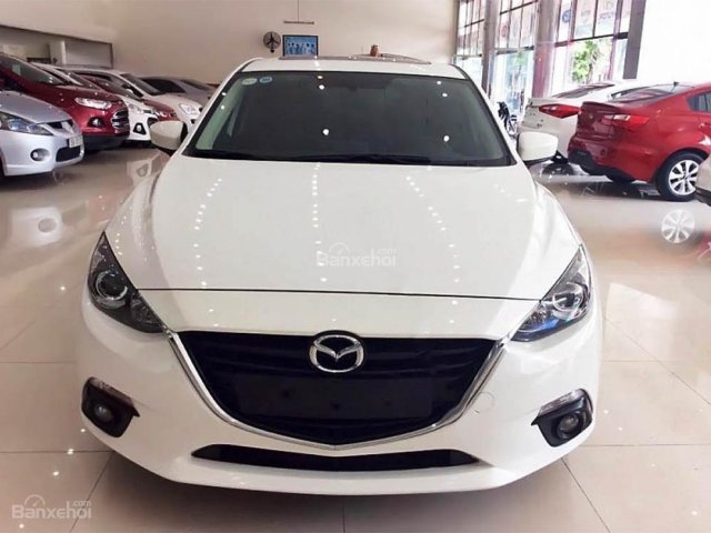 Cần bán Mazda 3 đời 2015, màu trắng