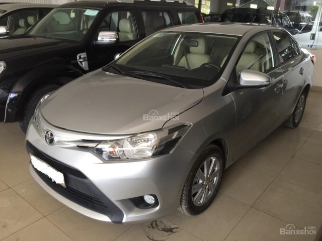 Cần bán Toyota Vios E 1.5 2015 màu bạc, xe đẹp như mới