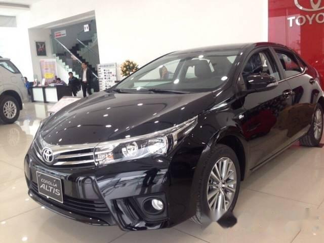 Bán xe Toyota Corolla 1.8CVT đời 2017, màu đen  