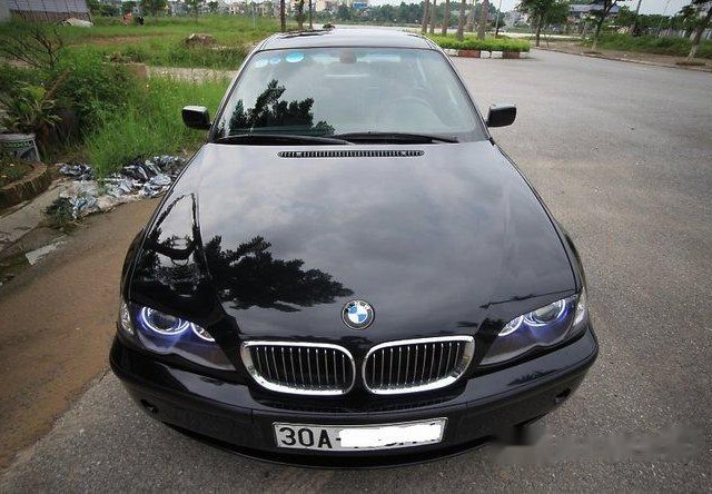 Cần bán lại xe BMW 3 Series 325i sản xuất 2004, màu đen chính chủ