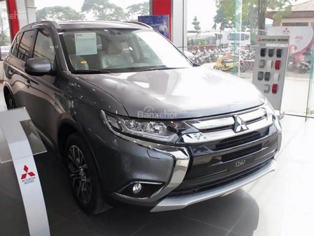 Cần bán Mitsubishi Outlander GLS 2.0AT đời 2017, màu xám, xe nhập