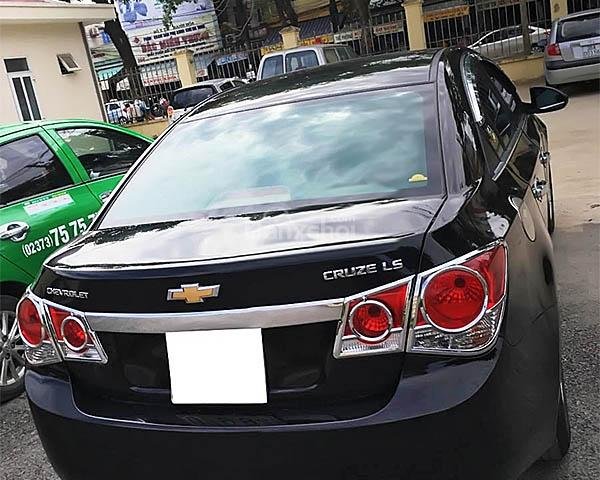 Cần bán Chevrolet Cruze 1.6 ls đời 2013, màu đen, xe nhập, giá 400tr