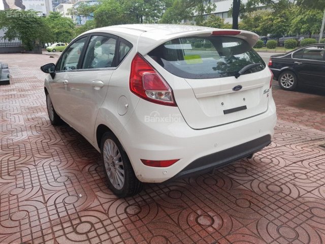 Bán ô tô Ford Fiesta 1.5L Sport đời 2017, giá 495tr