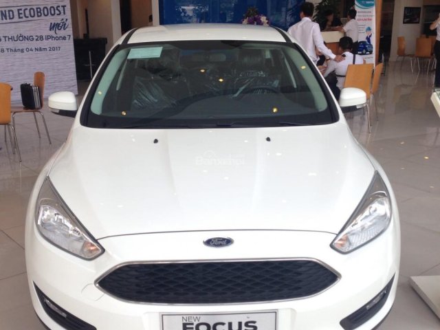 [096.585.7986] Bán xe Ford Focus Trend 1.5 AT Ecoboost Hatchback 2017, đủ màu, giá tốt, hỗ trợ vay trả góp