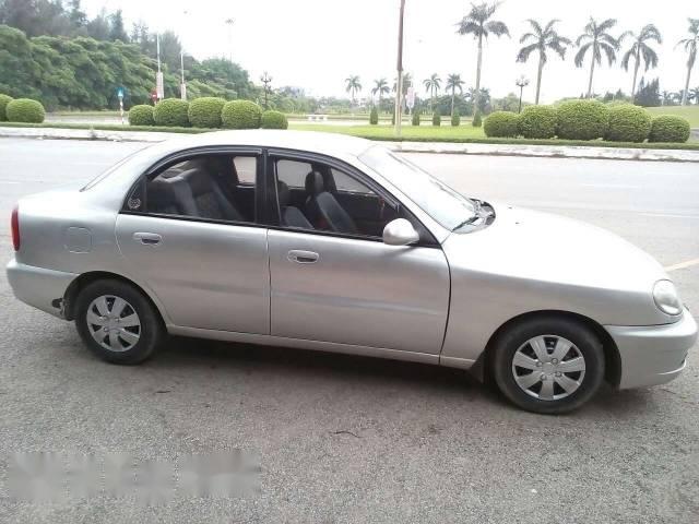 Cần bán xe Daewoo Lanos đời 2002, màu bạc