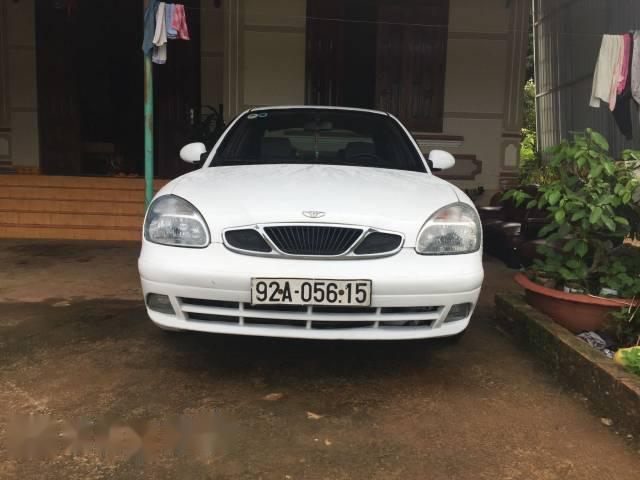 Cần bán gấp Daewoo Nubira đời 2001, màu trắng giá cạnh tranh