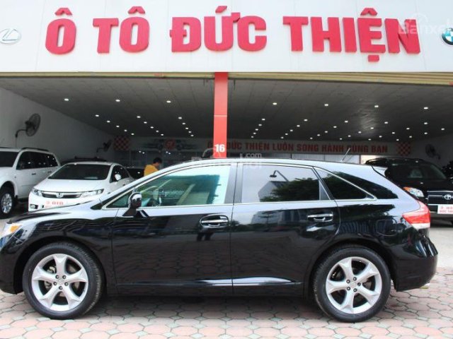 Cần bán xe Toyota Venza 3.5AWD đời 2009, màu đen, nhập khẩu