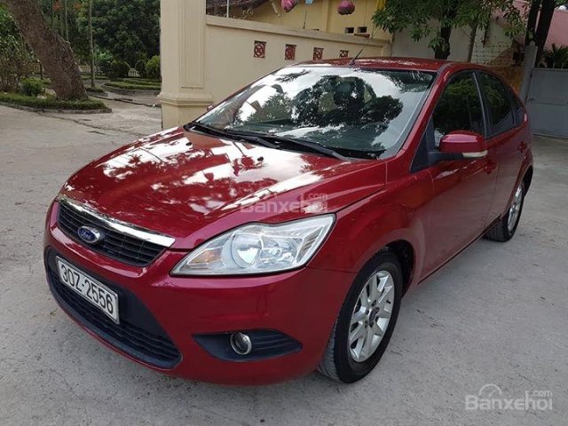 Xe Ford Focus 2010, màu đỏ số tự động giá cạnh tranh