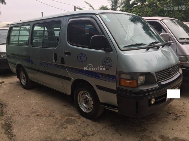 Cần bán Toyota Hiace đời 2002, màu xanh lam, giá tốt