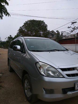 Bán Toyota Innova đời 2010, màu bạc chính chủ