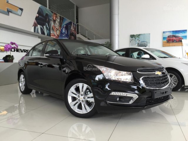 Bán Chevrolet Cruze LT 2017, ưu đãi 70tr, trả trước 10%, bảo hành 3 năm, giao xe tận nhà, LH Nhung 0907148849