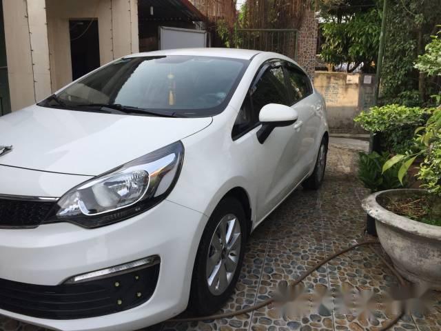 Chính chủ bán ô tô Kia Rio năm 2015, màu trắng