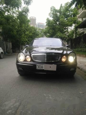 Bán Mercedes E240 năm 2003, màu đen, giá tốt