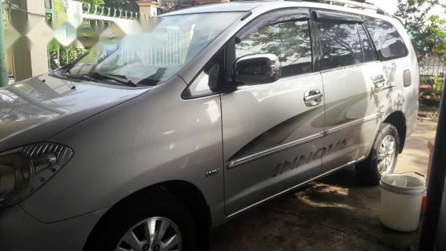 Bán xe cũ Toyota Innova đời 2009, màu bạc