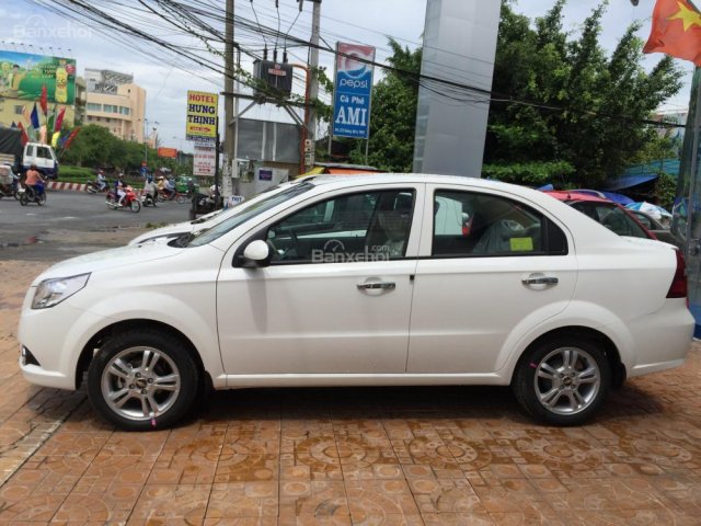 Bán Chevrolet Aveo LT 1.4L màu trắng 5 chỗ, hỗ trợ vay ngân hàng đến 85%, LH: 0945.307.489 Huyền Chevrolet