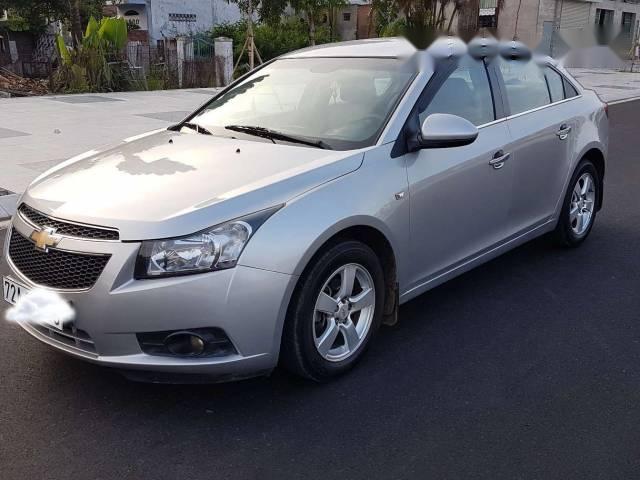 Bán ô tô Chevrolet Cruze đời 2011, màu bạc